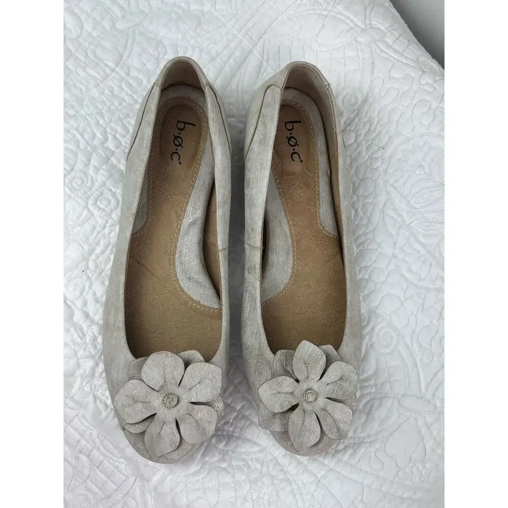 BOC Born Women 10 Gold/White Faux Leather Loafer Flower Adornment Summer Shoe